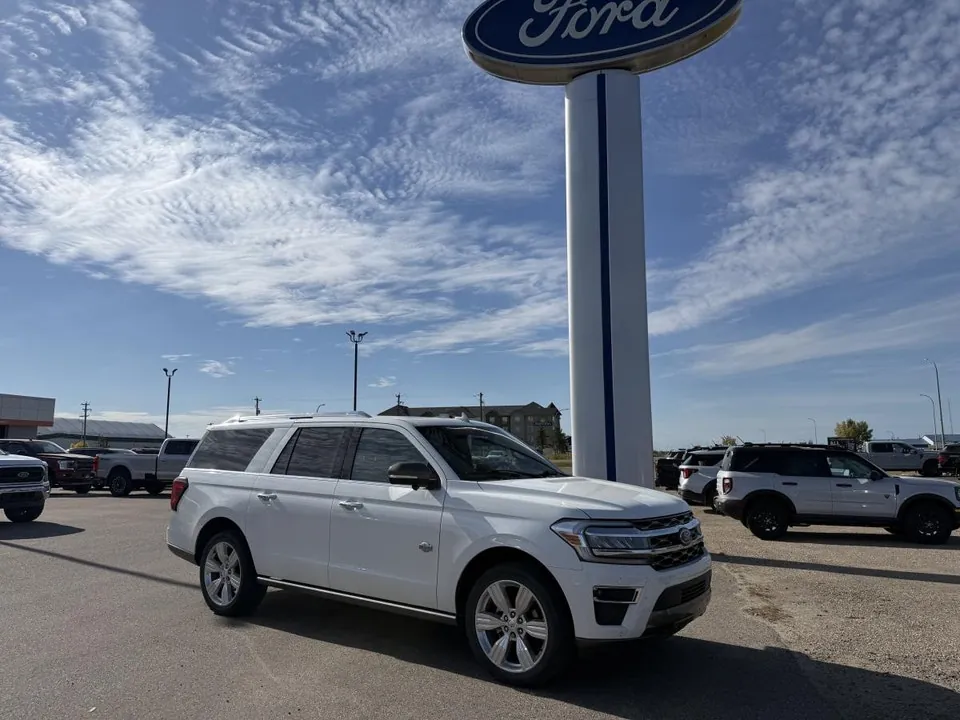 Ford Expedition 2023 photo 2