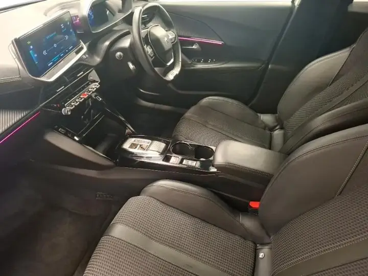 Peugeot E-2008 2023 photo 5