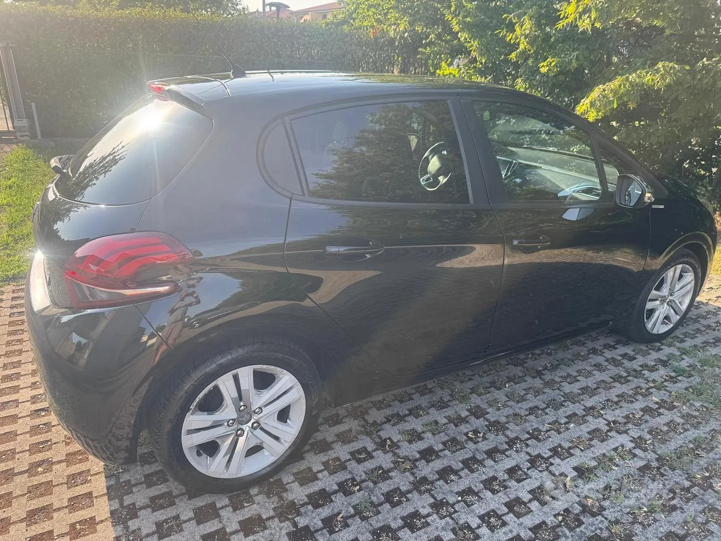 Peugeot 208 2023 photo 5