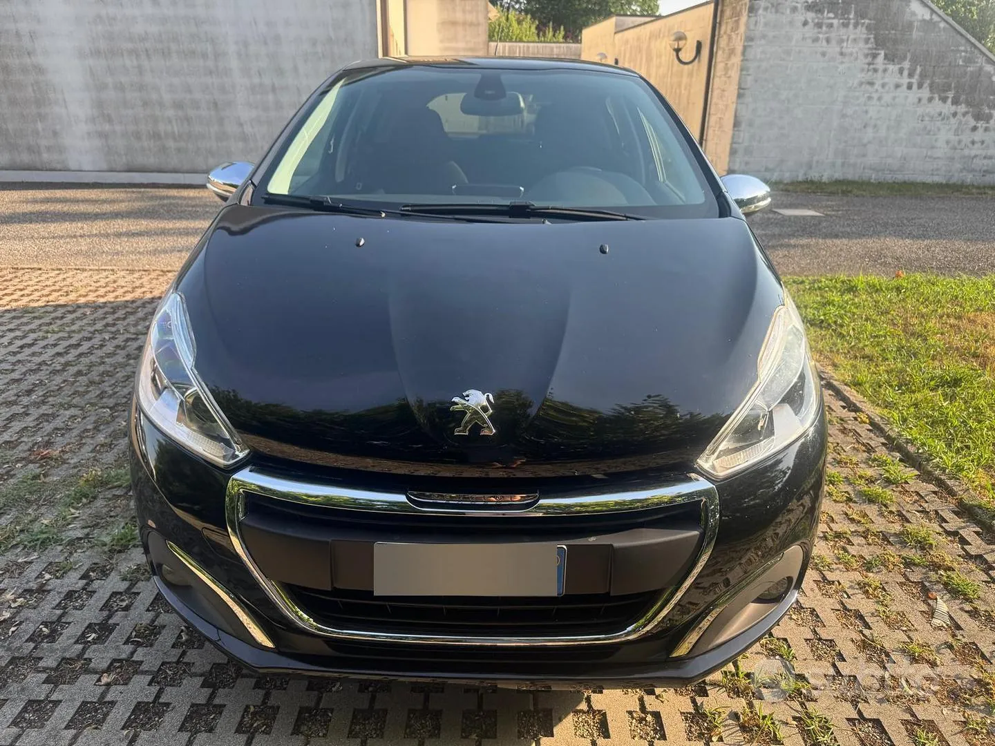 Peugeot 208 2023 photo 3