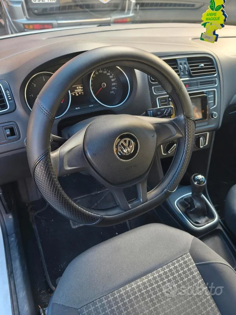 Volkswagen Polo 2014 photo 2