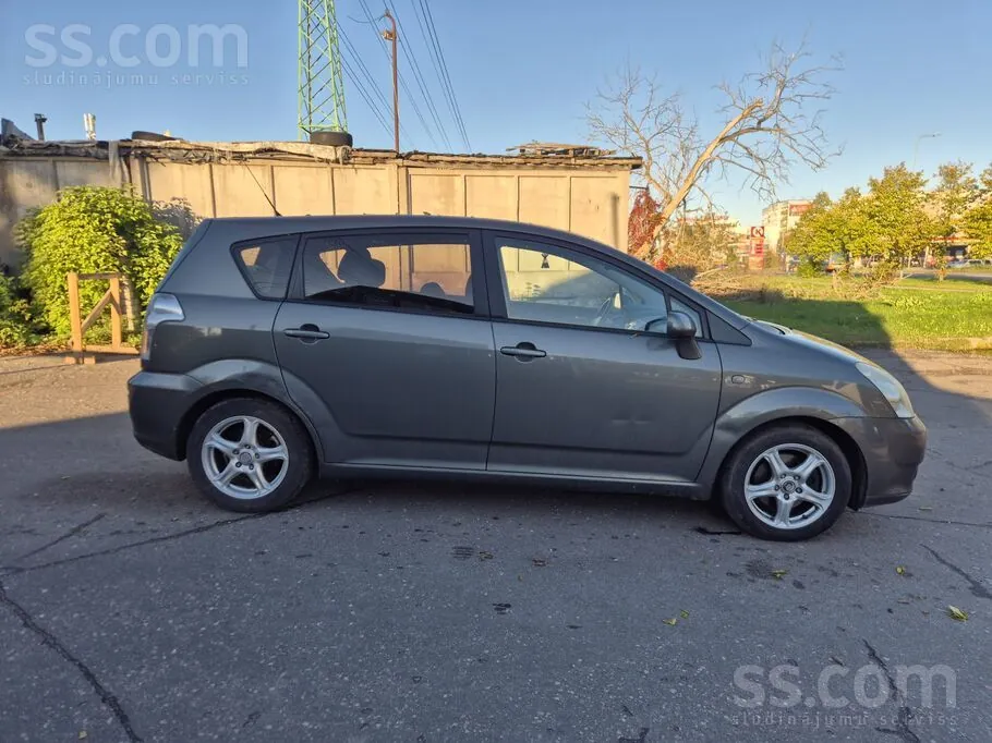 Toyota Corolla Verso 2005 photo 3