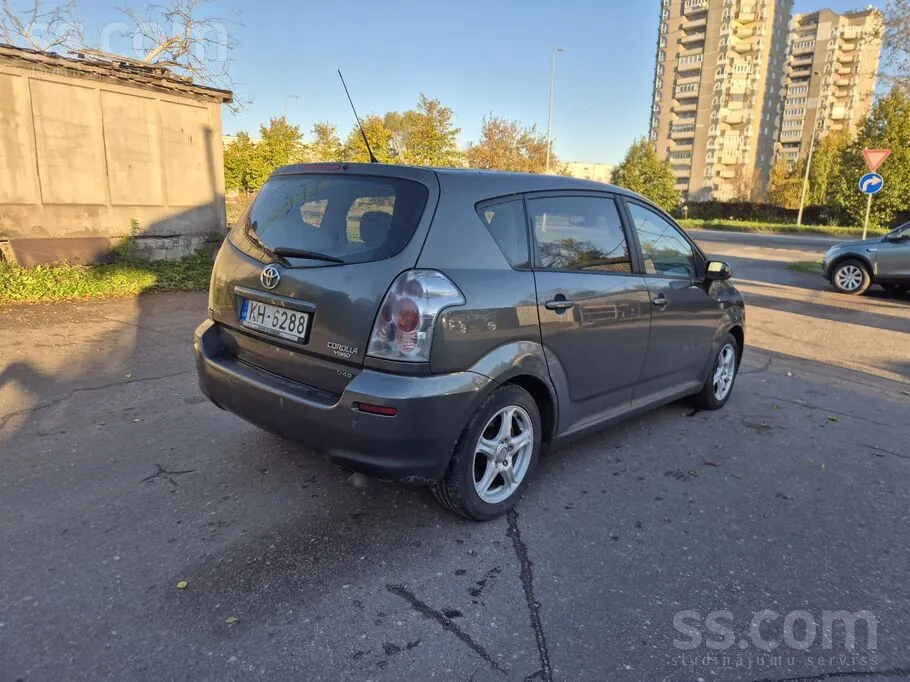 Toyota Corolla Verso 2005 photo 4