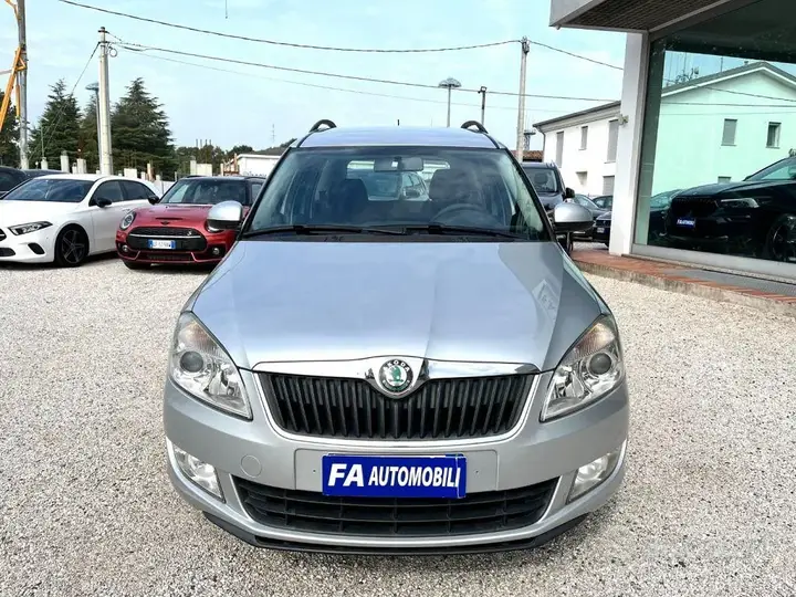 Skoda Roomster 2011 photo 3