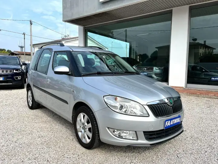 Skoda Roomster 2011 photo 4
