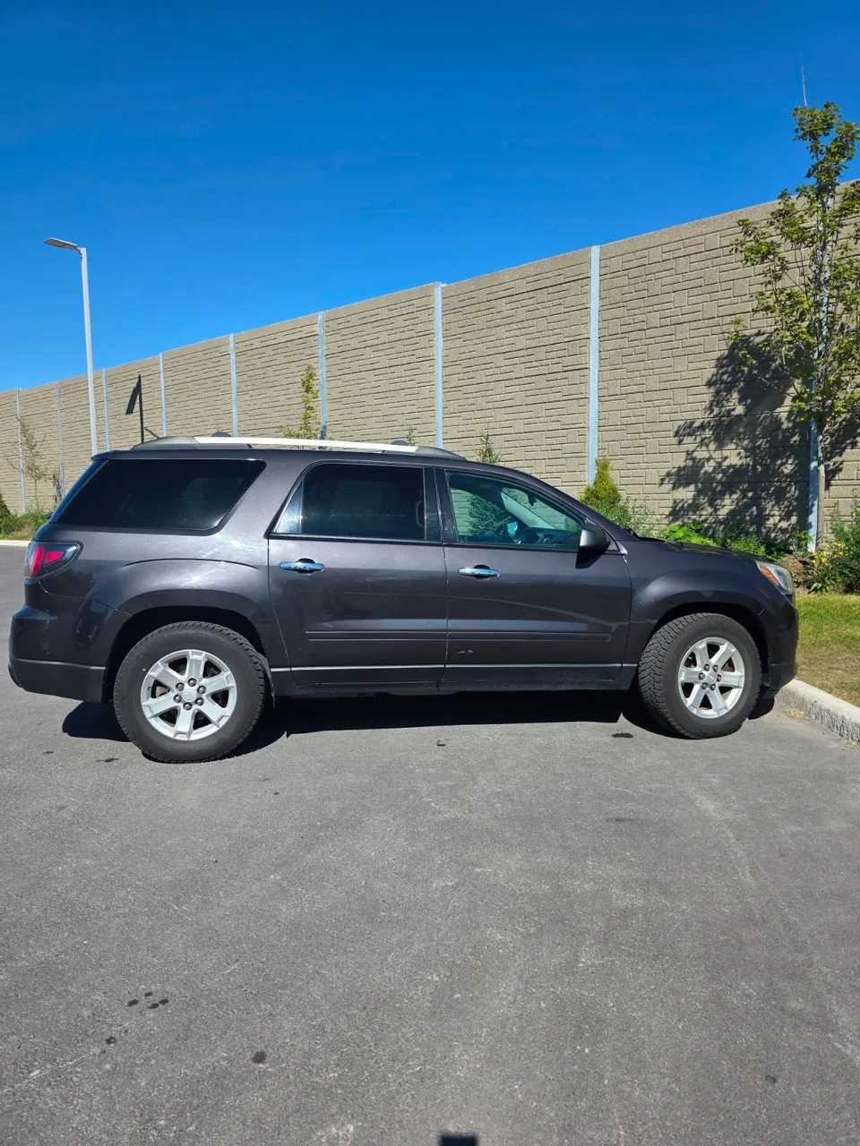 GMC Acadia 2016 photo 2