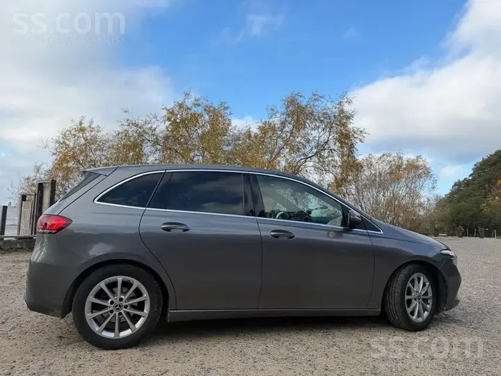 Mercedes-Benz B-Class 2020 photo 4