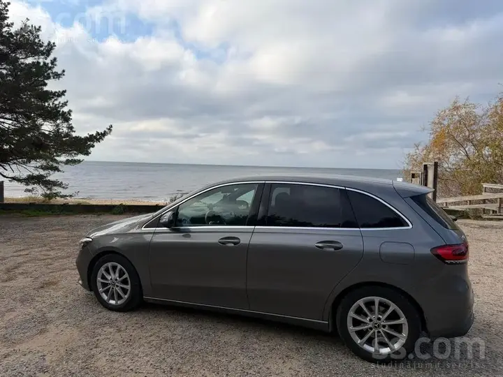 Mercedes-Benz B-Class 2020 photo 3