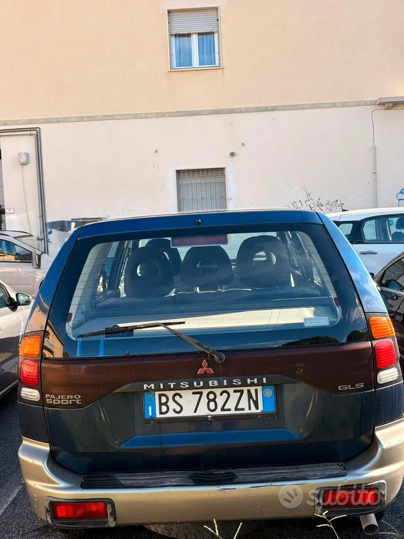 Mitsubishi Pajero Sport 2001 photo 2