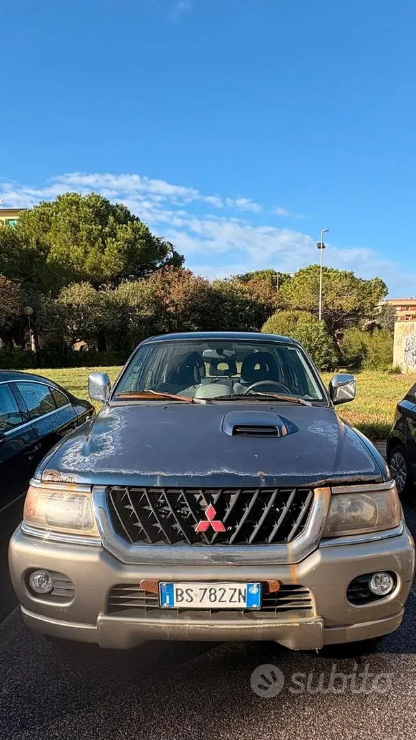 Mitsubishi Pajero Sport 2001 photo 3