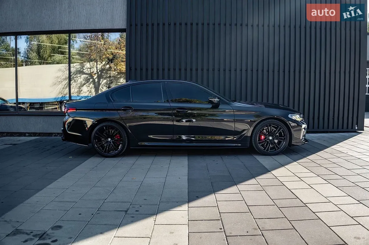 BMW 5 Series 2018 photo 2