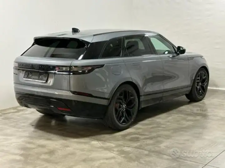 Land Rover Velar 2023 photo 2