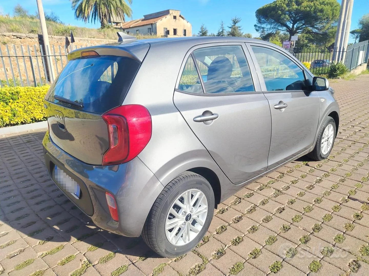 Kia Picanto 2023 photo 2