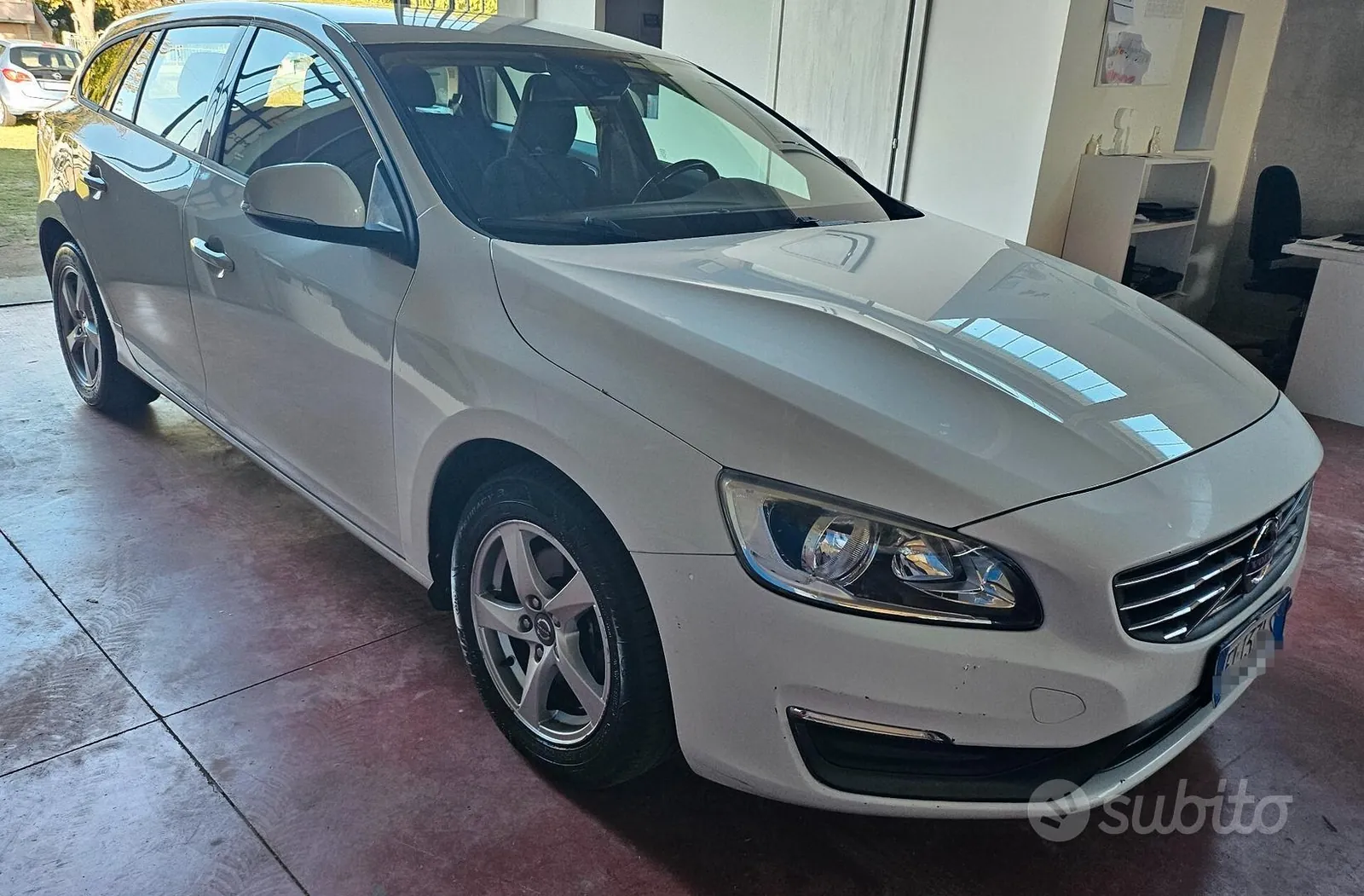 Volvo V60 2015 photo 4