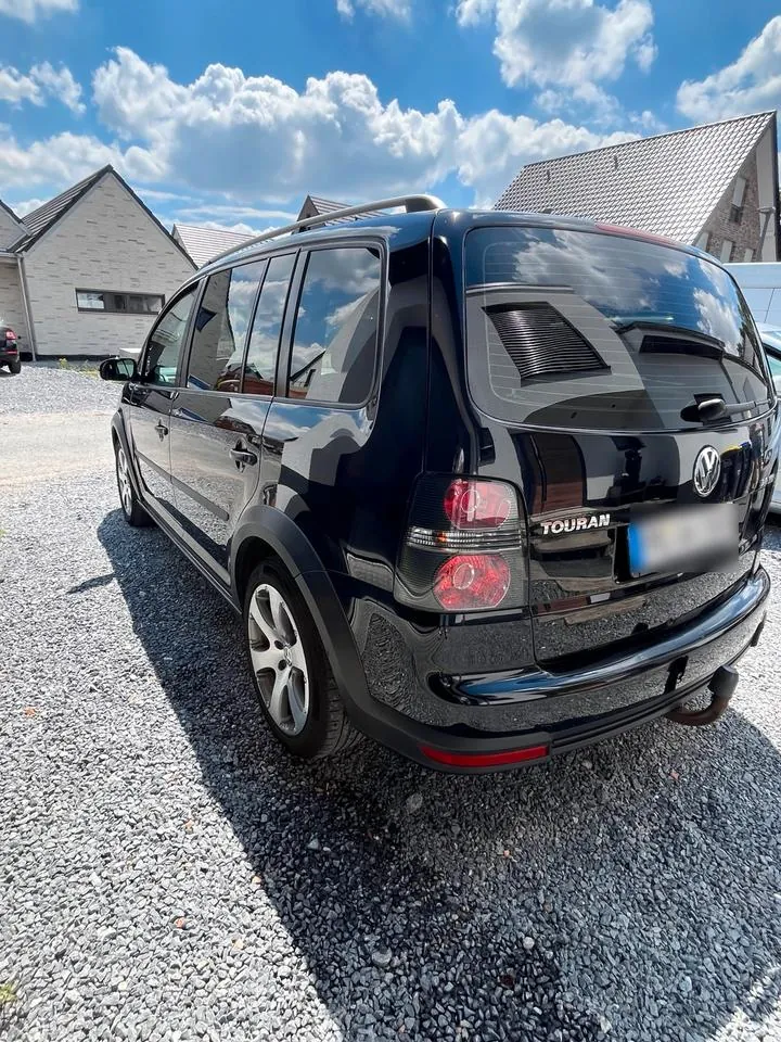 Volkswagen Cross Touran