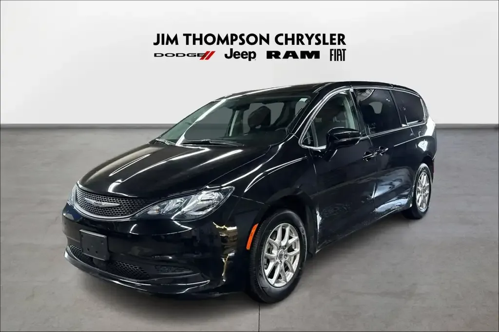 Chrysler Grand Caravan 2024 photo 3