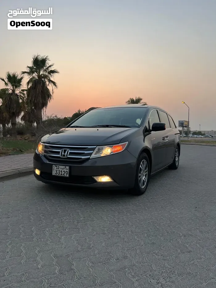 Honda Odyssey 2013 photo 2