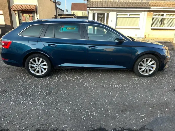 Skoda Superb 2017 photo 2