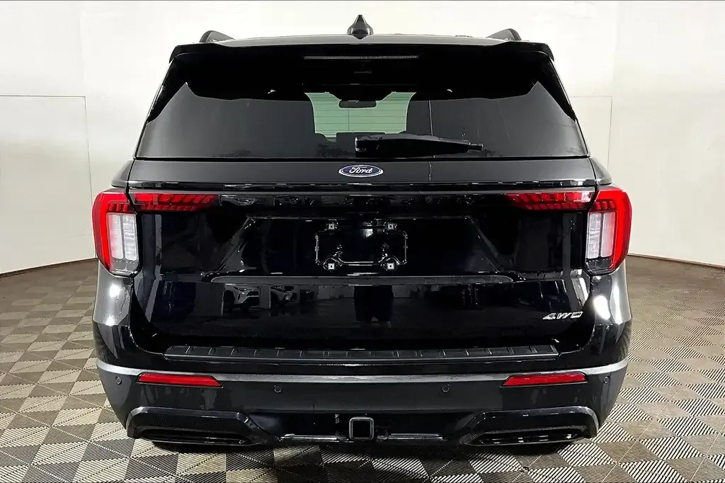 Ford Explorer 2025 photo 4