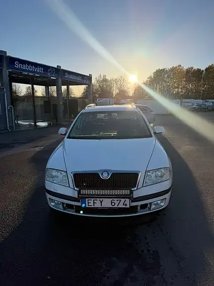 Skoda Octavia 2008 photo 2