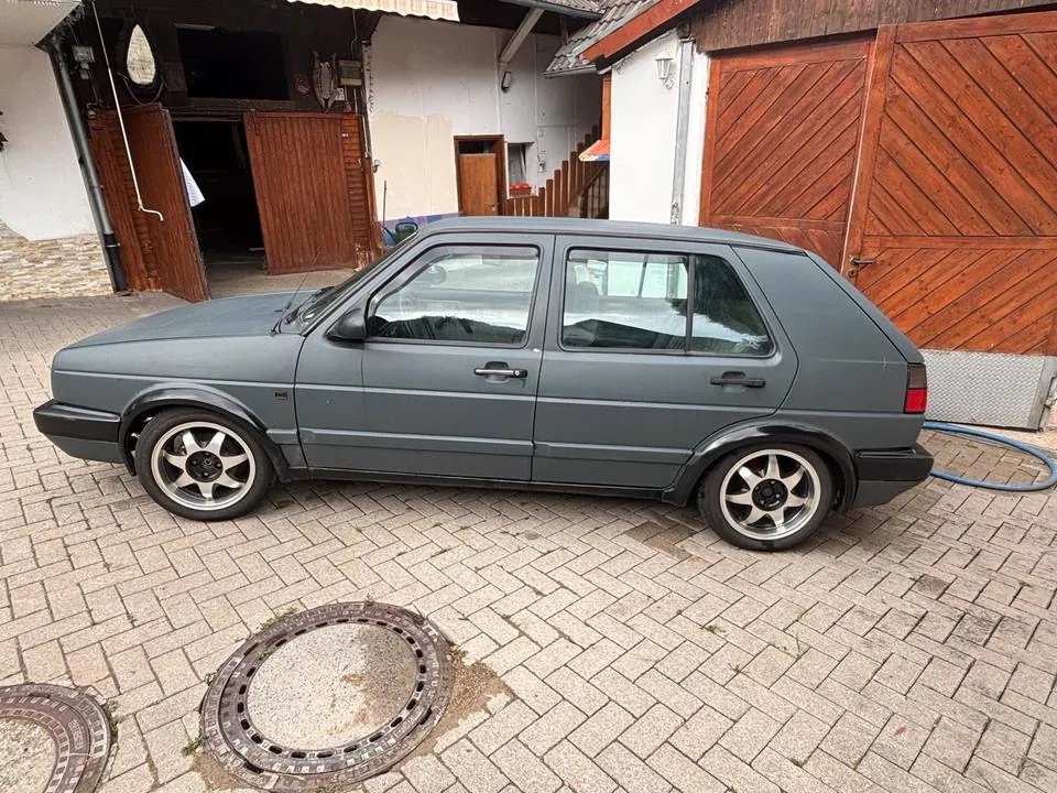 Volkswagen Golf 2