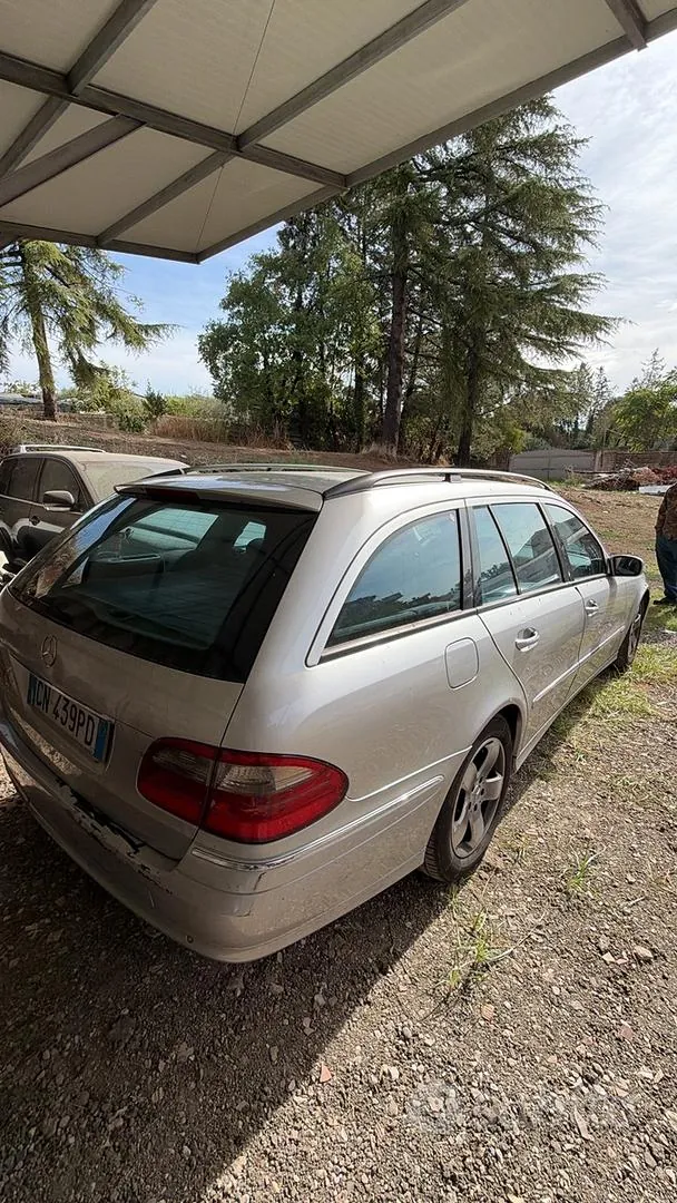 Mercedes-Benz E220