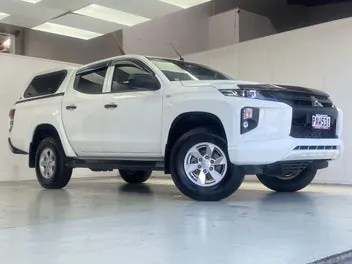 Mitsubishi Triton 2022 photo 4