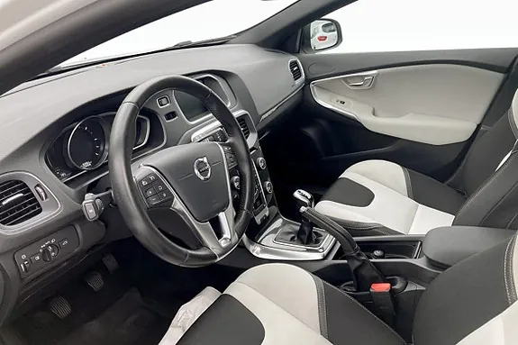 Volvo V40 Cross Country 2019 photo 5