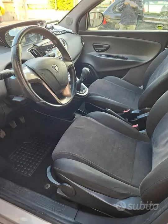 Lancia Ypsilon 2013 photo 4
