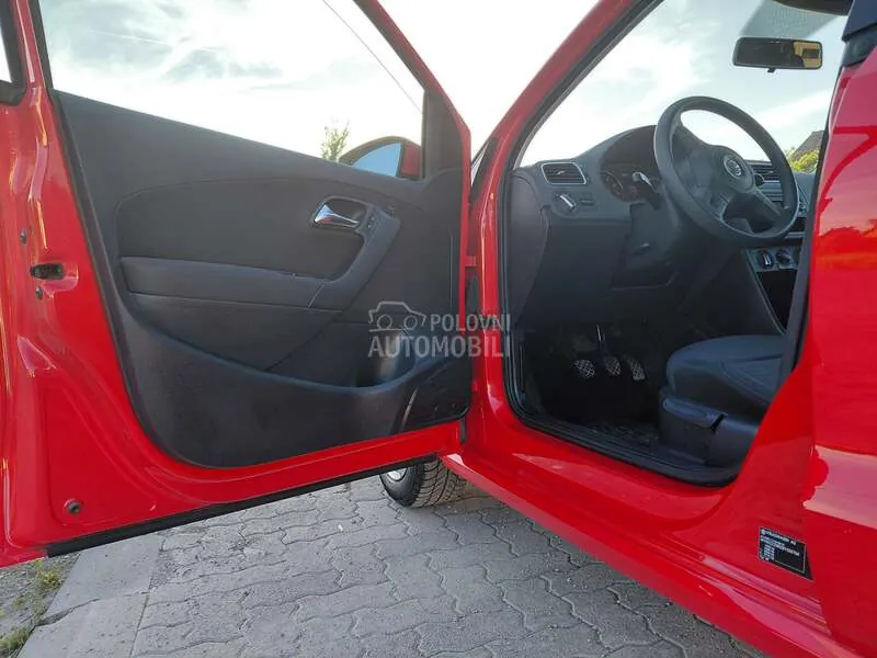 Volkswagen Polo 2010 photo 5