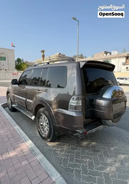 Mitsubishi Pajero 2012 photo 4