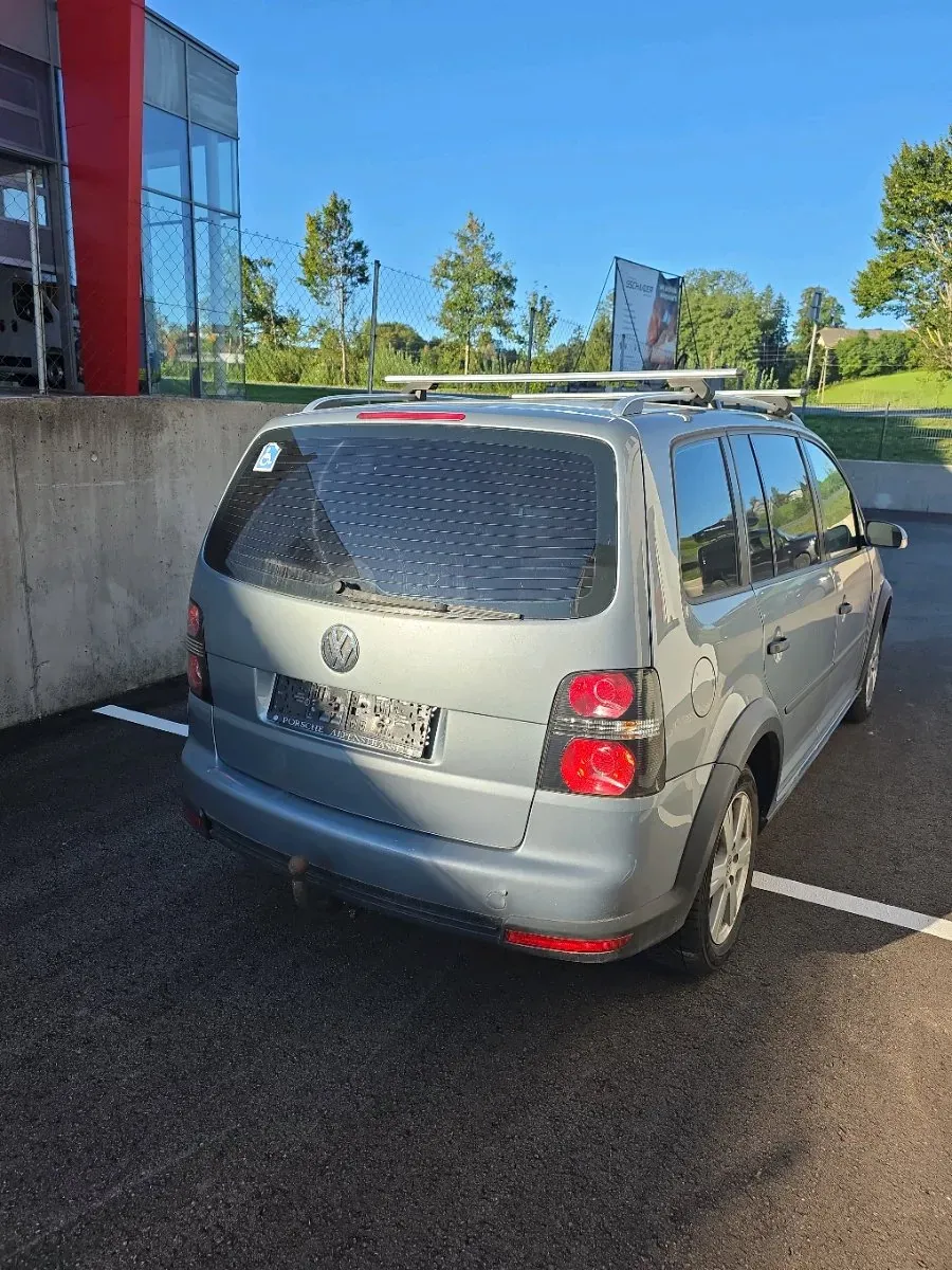 Volkswagen Touran 2008 photo 3