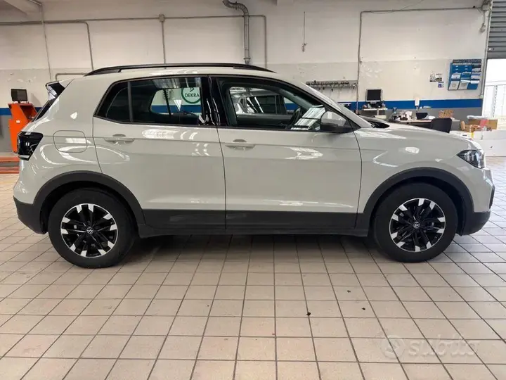 Volkswagen T-Cross 2023 photo 2