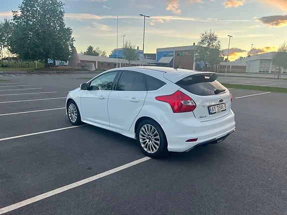 Ford Focus 2014 photo 3