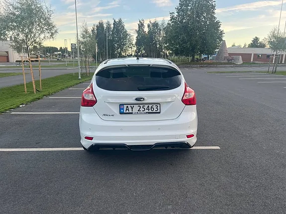 Ford Focus 2014 photo 4