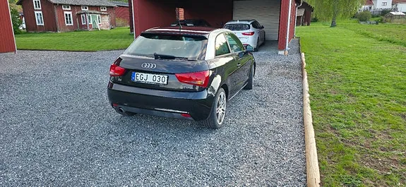 Audi A1 2011 photo 3