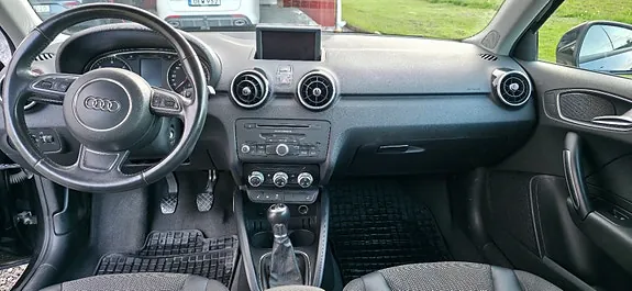 Audi A1 2011 photo 5