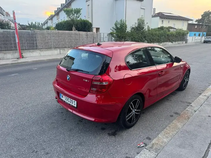 BMW 1 Series 2010 photo 3