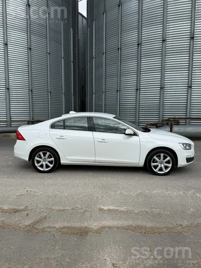 Volvo S60 2015 photo 5