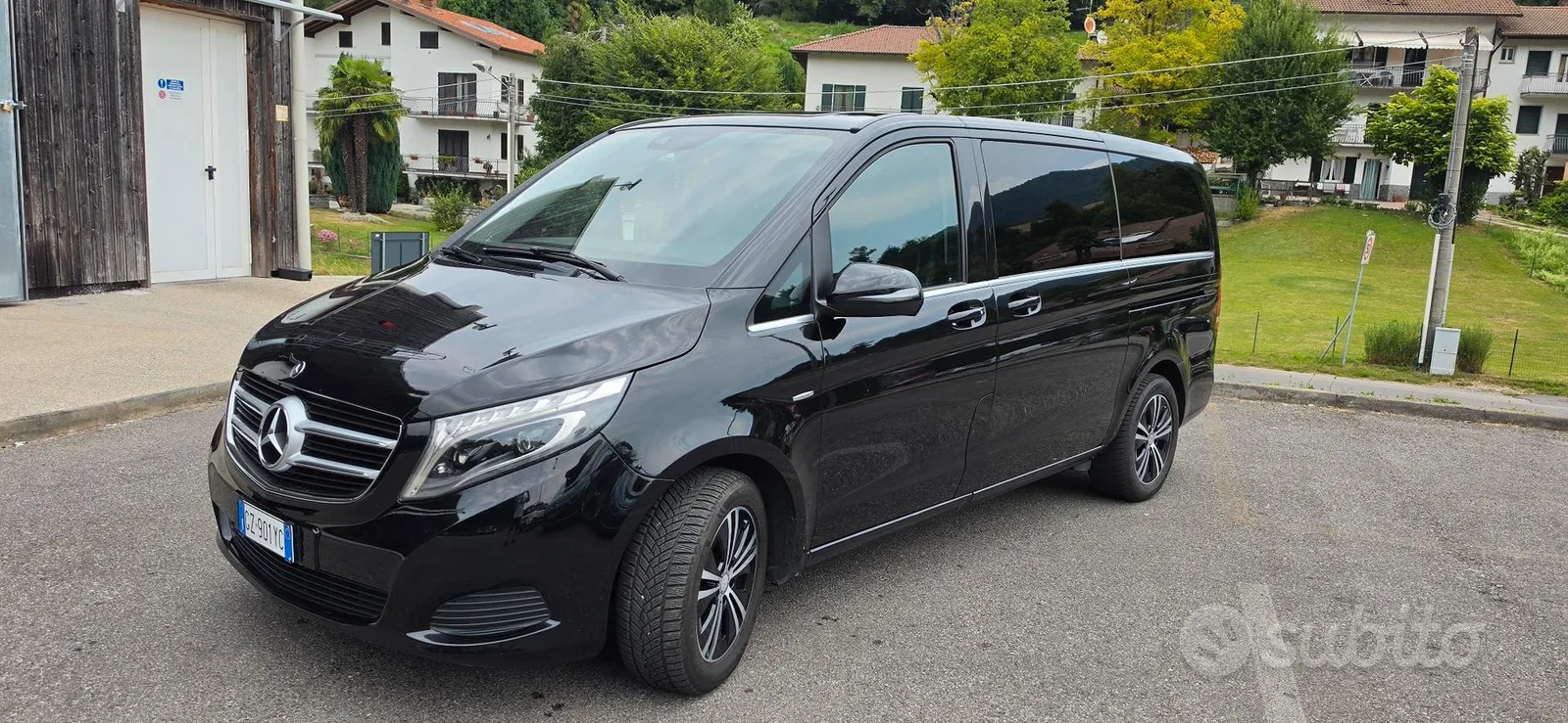 Mercedes-Benz V-Class 2017 photo 2