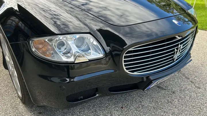 Maserati Quattroporte 2004 photo 2