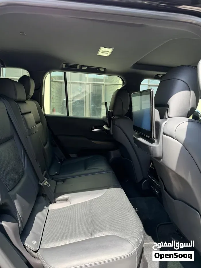 Toyota Land Cruiser 2022 photo 3