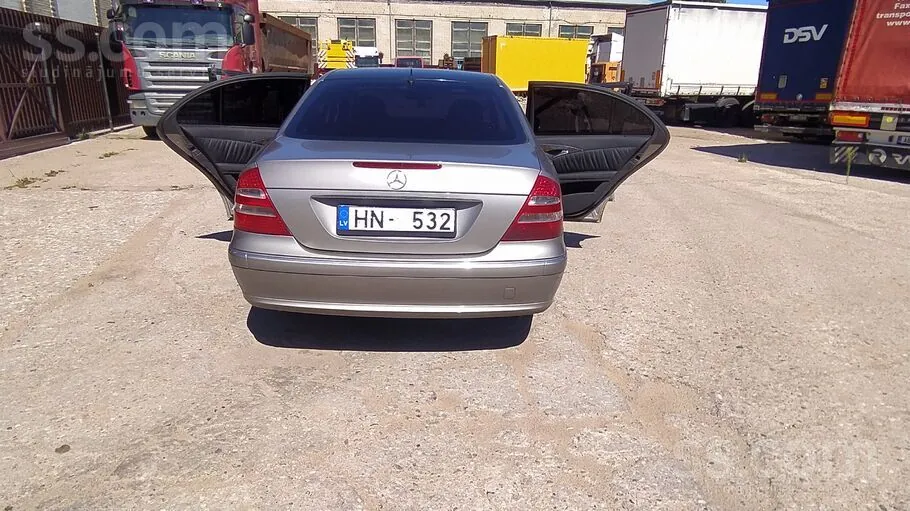 Mercedes-Benz E280 2006 photo 2