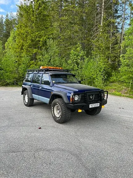 Nissan Patrol 1995 photo 2