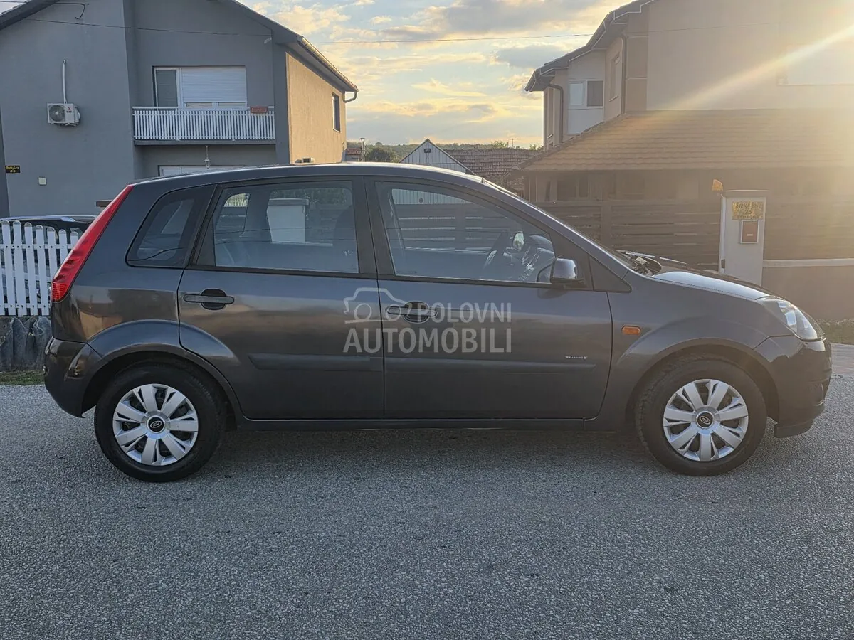 Ford Fiesta 2006 photo 4