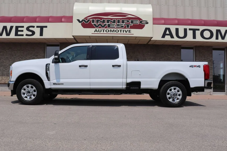 Ford F350 2023 photo 3