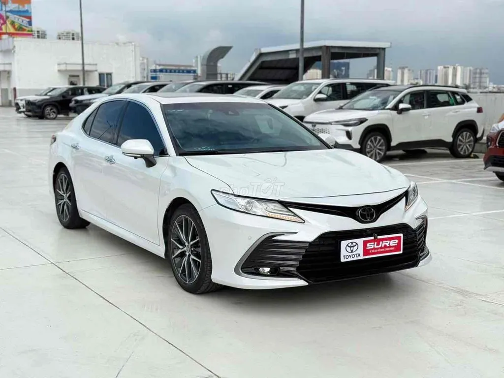 Toyota Camry 2022 photo 3