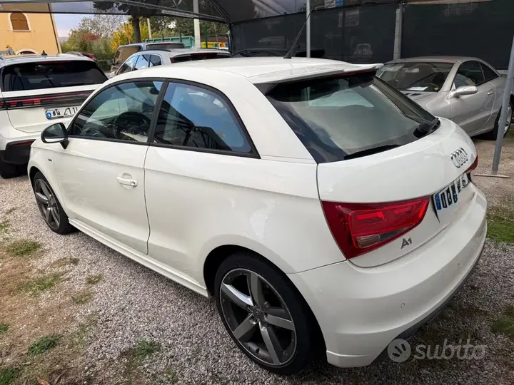 Audi A1 2011 photo 5