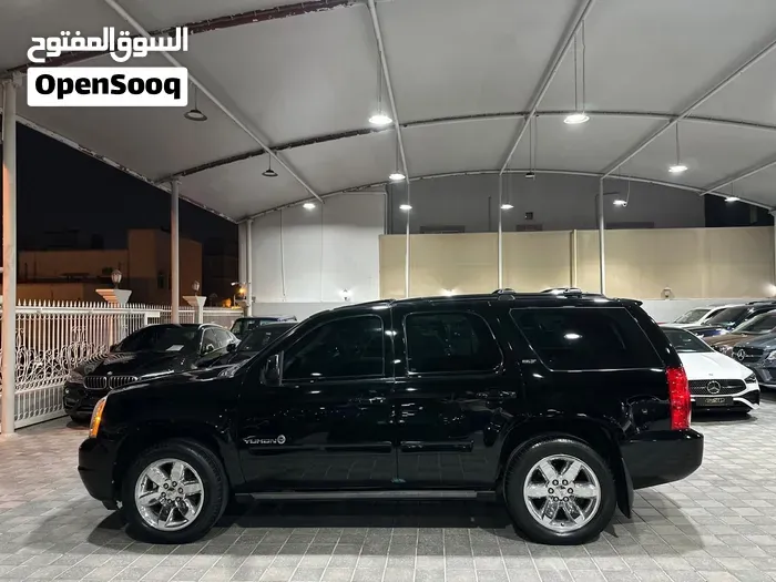 GMC Yukon 2012 photo 3