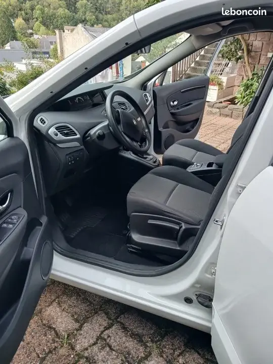 Renault Scenic 2013 photo 3
